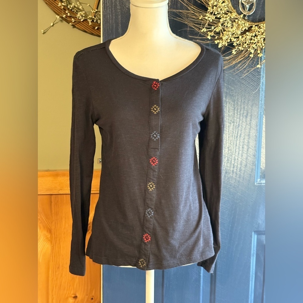 Ariat darker Blue Shirt with Embroidered Accents size Medium